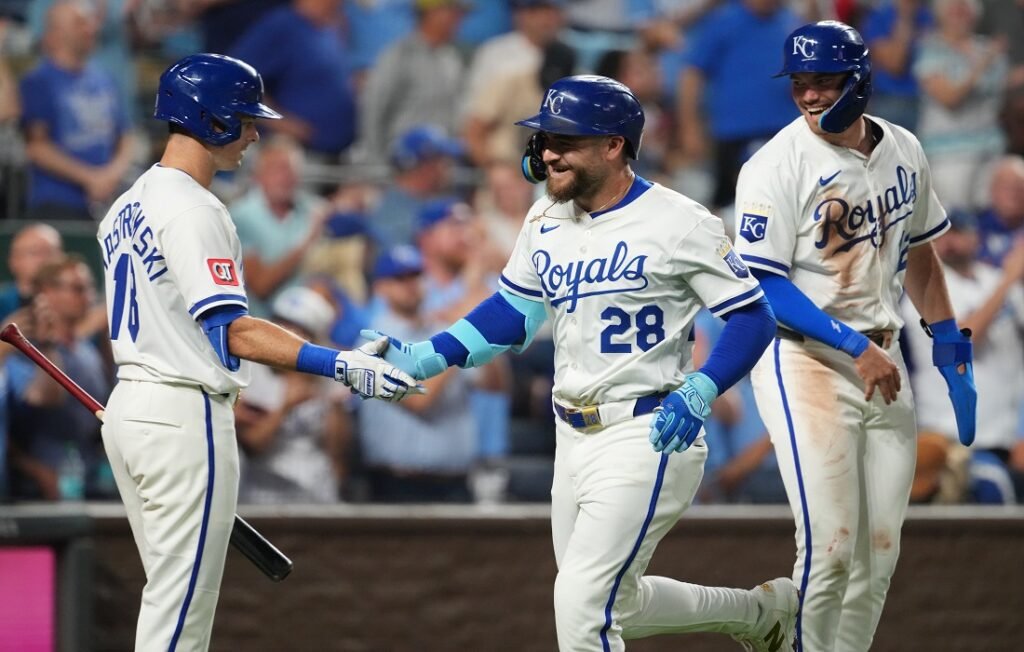 Salvador Pérez continúa la cacería de los 300 cuadrangulares al comandar remontada sobre Nacionales 2 Salvador Pérez