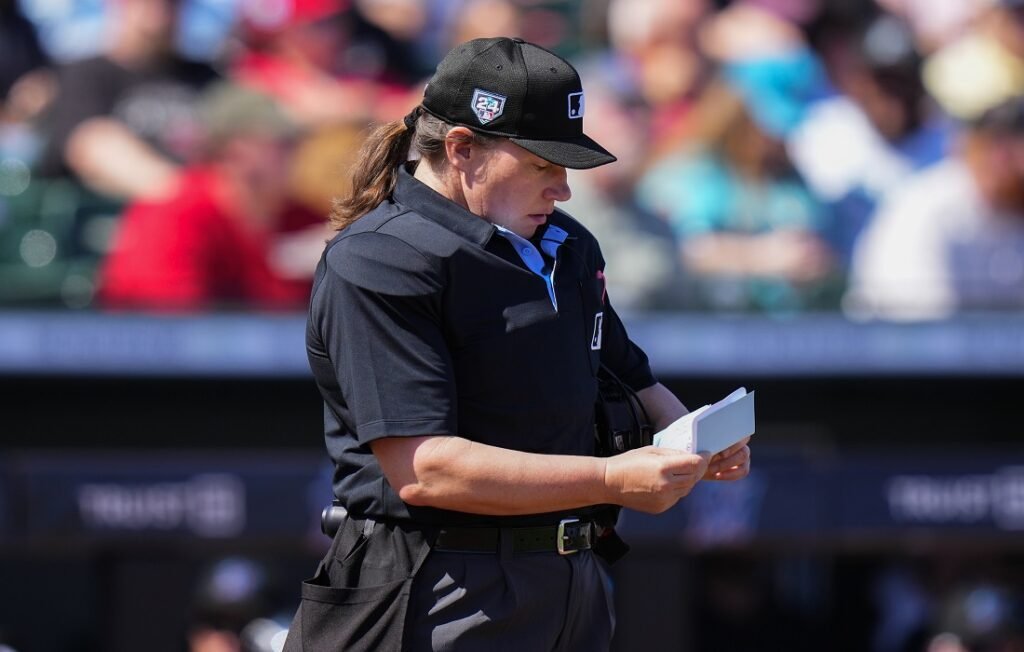 Grandes Ligas tendrá por primera vez a mujer como umpire este fin de semana 3 Jen Pawol