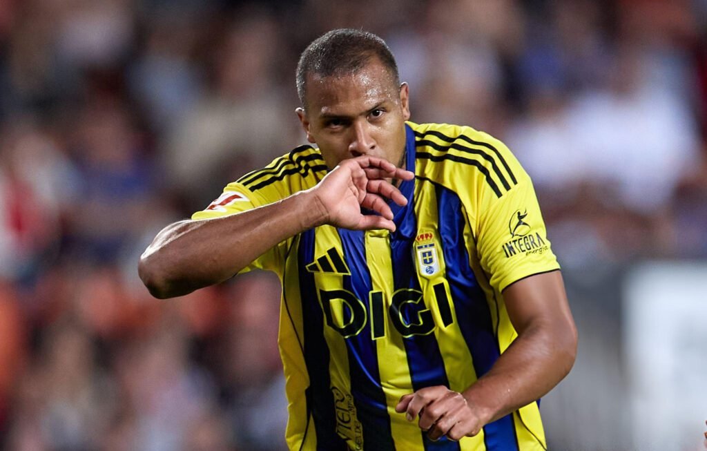 Salomón Rondón marcó para el triunfo de Real Oviedo sobre Valencia 2 Salomón Rondón anotó su primer gol con el Real Oviedo.