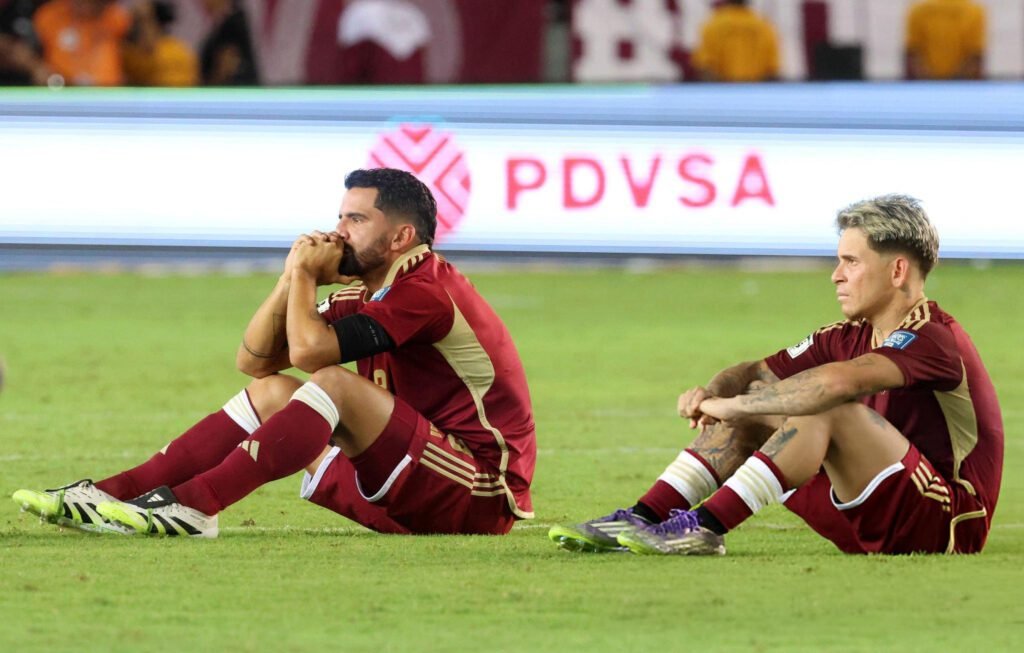 Catástrofe en Maturín: Venezuela 3-6 Colombia, adiós al repechaje 2 Tomás Rincón y Yeferson Soteldo.