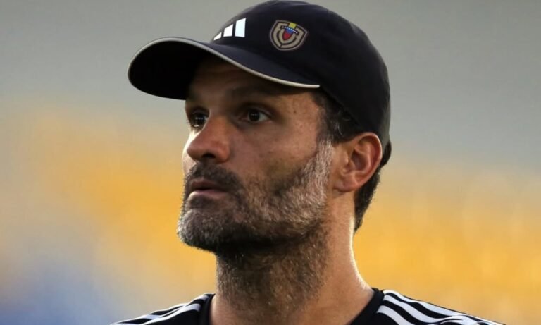 Oswaldo Vizcarrondo, DT interino de Venezuela.