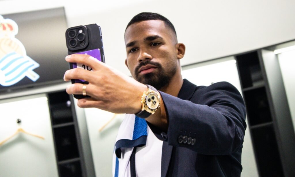 Yangel Herrera, presentado por la Real Sociedad: “Le puedo aportar energía” 1 Yangel Herrera, nuevo jugador de la Real Sociedad.