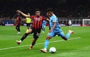 Jugadores compitiendo en un partido.