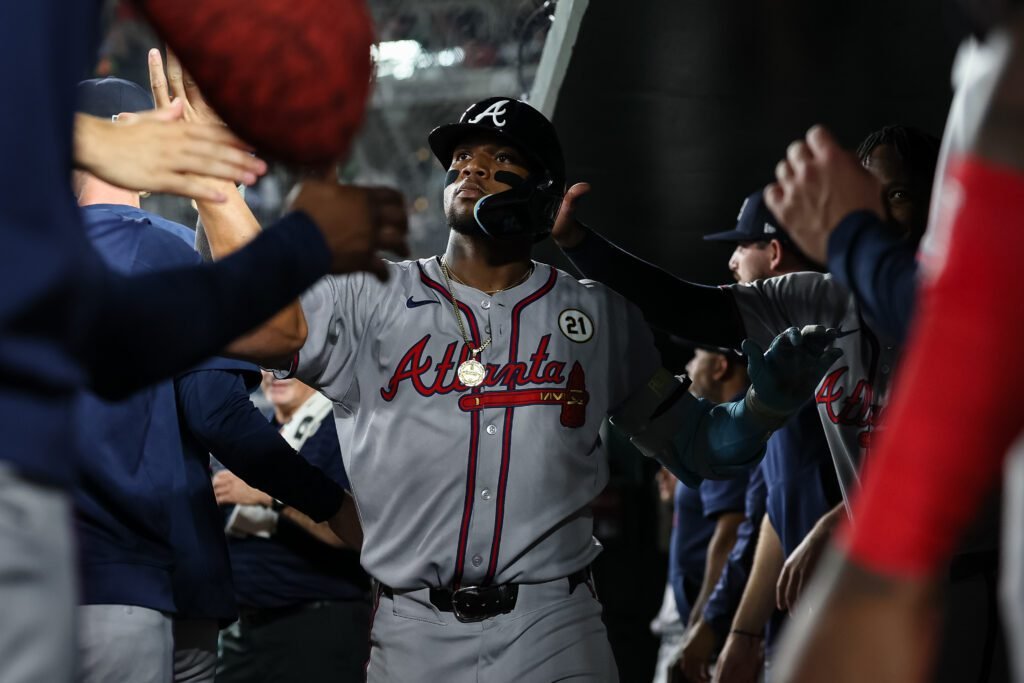 Ronald Acuña Jr. llega a 900 hits y entra a selecto grupo de venezolanos 2 Ronald Acuña Jr. de Bravos de Atlanta