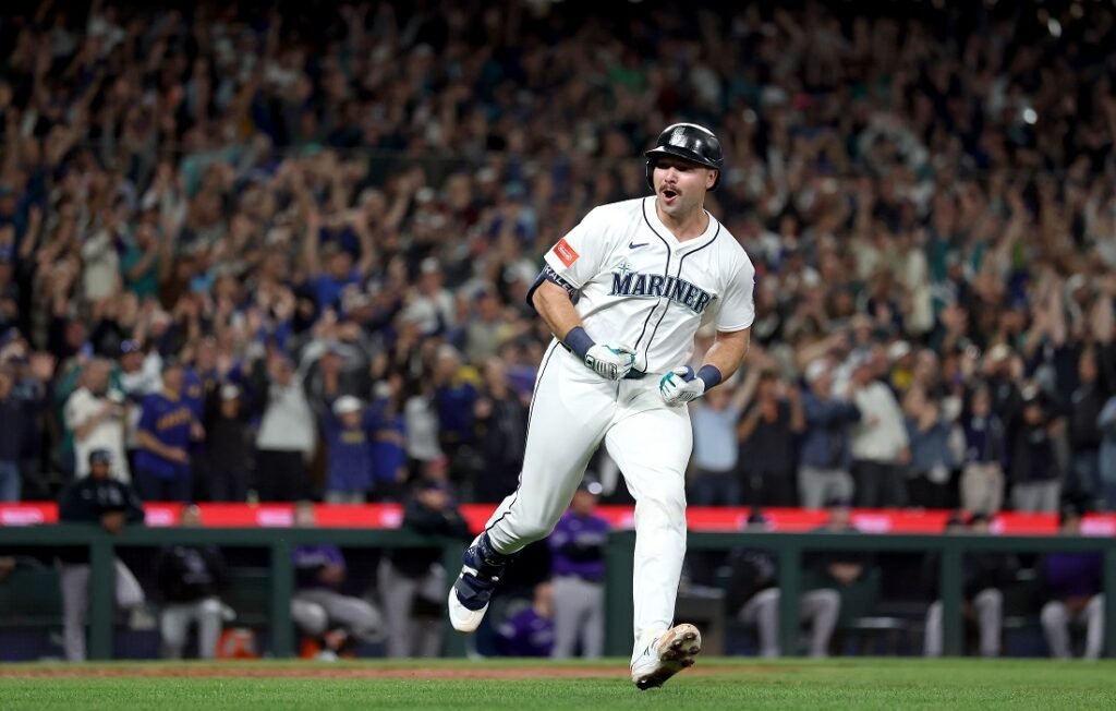 Cal Raleigh entra nuevamente en la historia de MLB con su 60° cuadrangular 2 Cal Raleigh