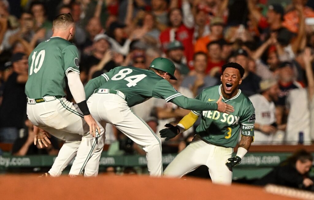 Medias Rojas de Boston dejó en el terreno a Tigres de Detroit y clasificó a Postemporada 1 Medias Rojas de Boston