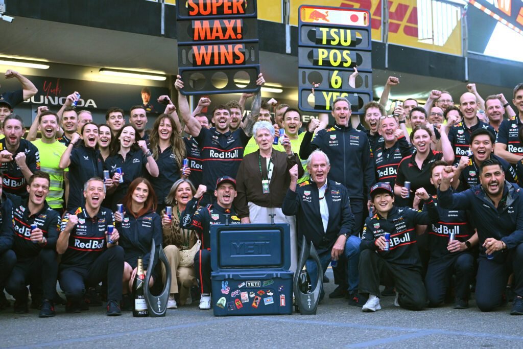 Max Verstappen tras su victoria en Azerbaiyán: "Ha sido una carrera sencilla" 1 Verstappen