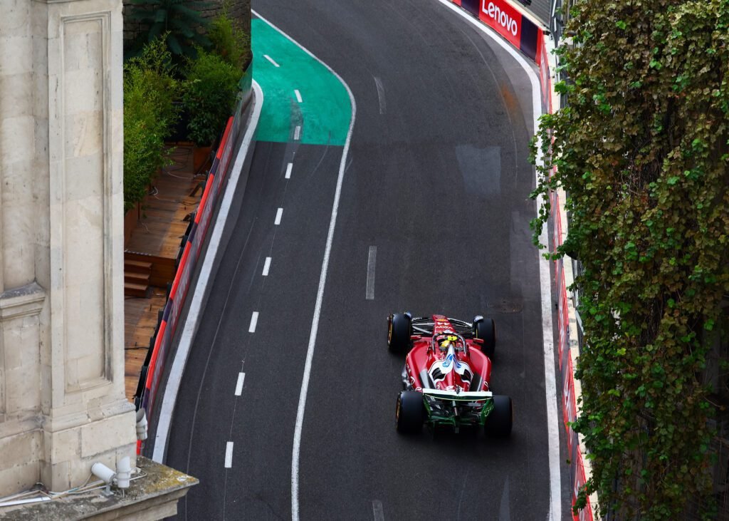 Norris y Hamilton lideran las prácticas libres del GP de Azerbaiyán 2025 3 f1 grand prix of azerbaijan practice 2
