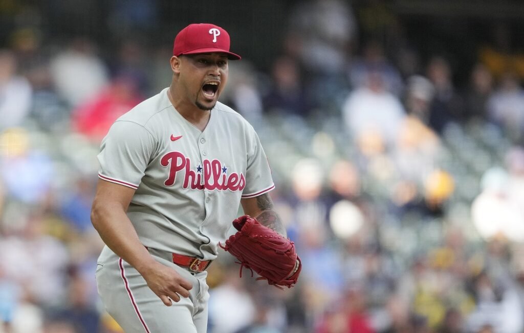 Ranger Suárez silenció a Cerveceros de Milwaukee para su tercer triunfo en cuatro aperturas 3 Ranger Suárez