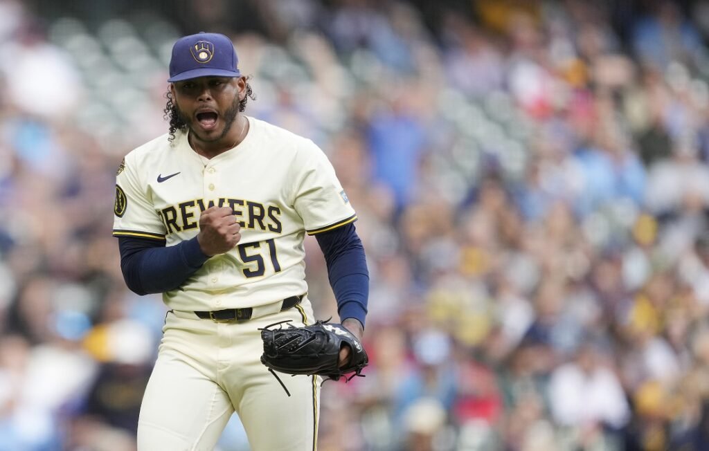 MLB: Freddy Peralta arriba a la Gran Manzana tras megacambio por dos prospectos 3 Freddy Peralta