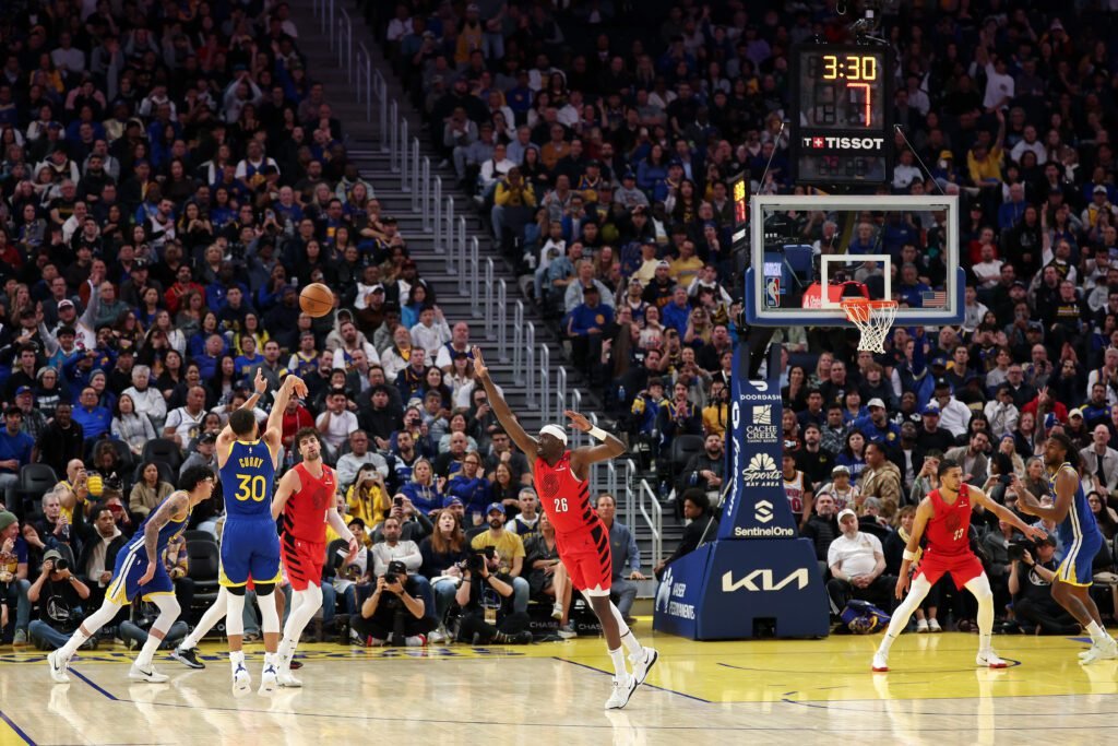 NBA lanza la 'heave rule': Tiros largos fallados al final del cuarto no afectarán registros de jugadores 1 NBA