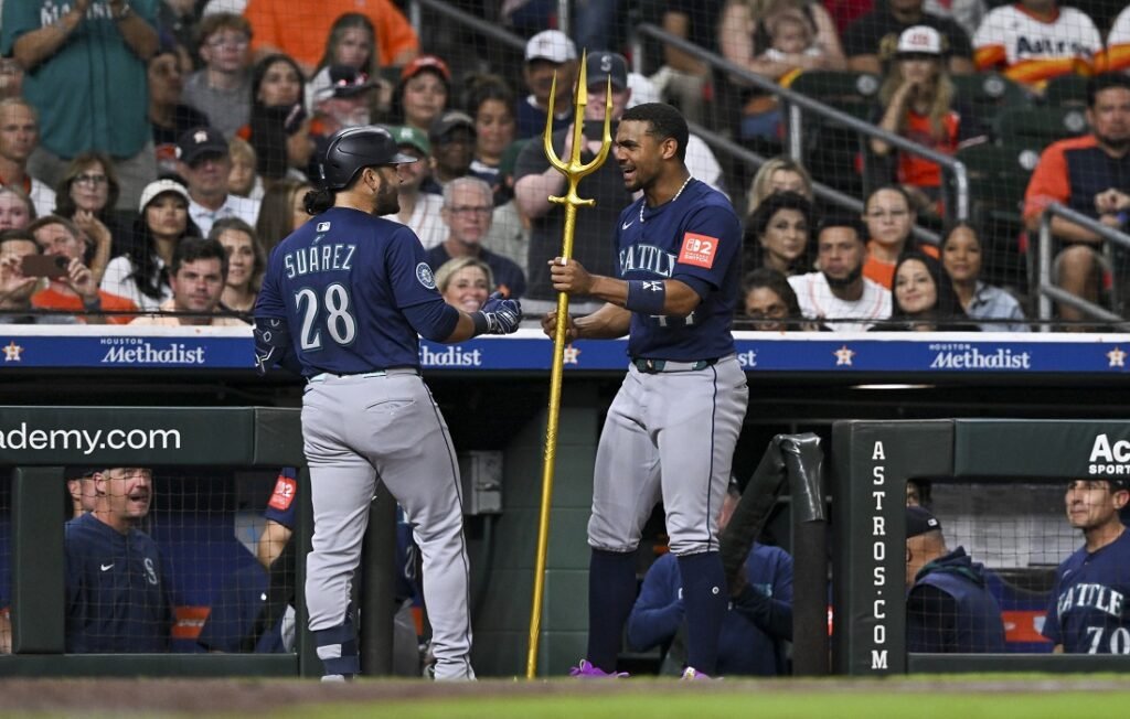 A fuerza de cuadrangulares, Marineros de Seattle se llevó primer juego de la serie ante Astros de Houston 1 Eugenio Suárez