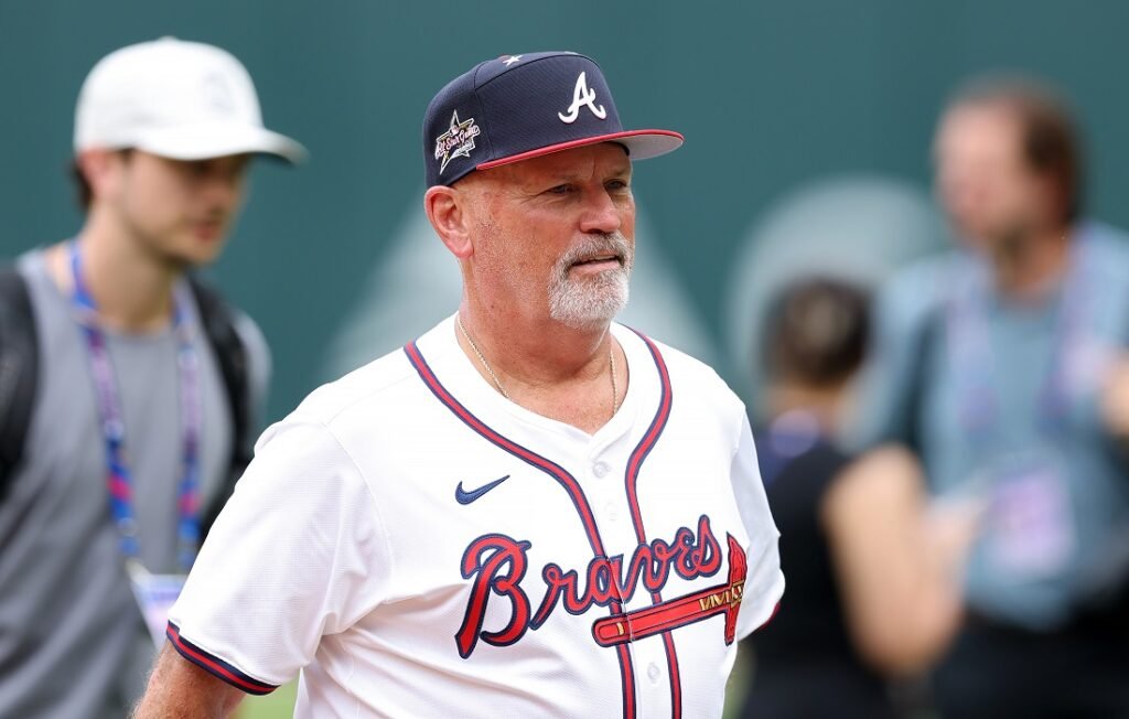 Brian Snitker termina su ciclo como entrenador de los Bravos de Atlanta 2 Brian Snitker