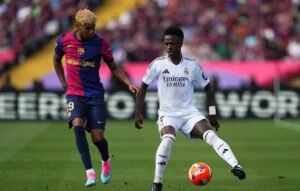 Lamine Yamal y Vinícius en el reciente Clásico.