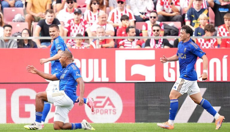 Salomón Rondón celebrando su segundo gol con Real Oviedo en La Liga 2025-26.