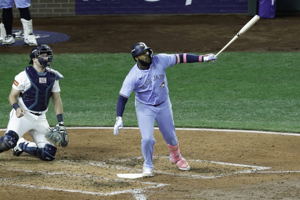 Azulejos de Toronto aplasta a Seattle y empata la Serie de Campeonato en T-Mobile Park 10 Azulejos de Toronto Vs Marineros de Seattle