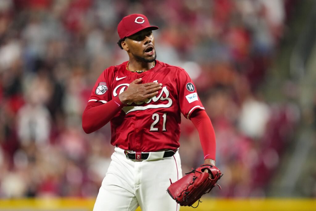 Dodgers y Yankees se preparan para "luchar" por el lanzador estrella de Cincinnati, Hunter Greene 5 Hunter Greene