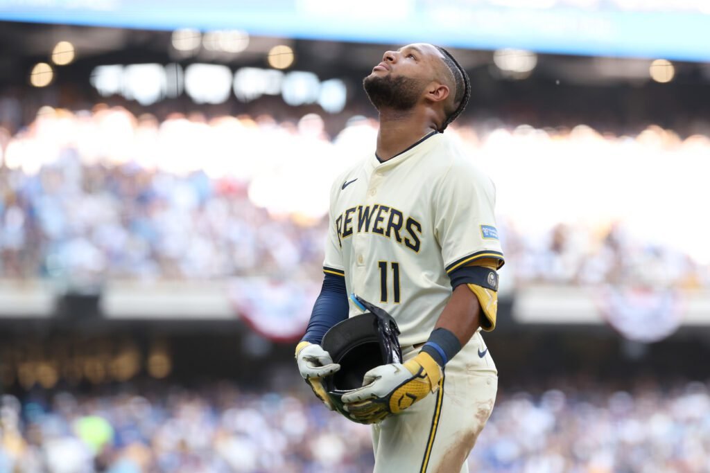 Jackson Chourio hace historia en postemporada pero sale lesionado en el Juego 1 8 Jackson Chourio