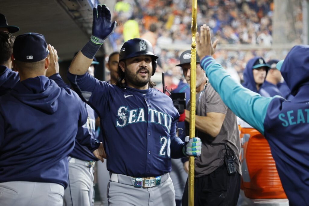 Eugenio Suárez conecta su primer jonrón y busca despertar en postemporada 2 Eugenio Suárez de Marineros de Seattle