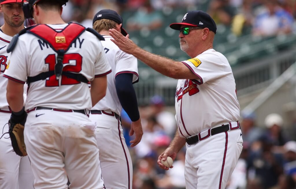 Brian Snitker termina su ciclo como entrenador de los Bravos de Atlanta 1 Brian Snitker
