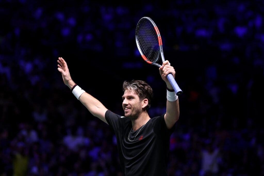 Carlos Alcaraz cae ante Norrie en París y pone en riesgo el N°1 1 rolex paris masters 2025 day 2 2