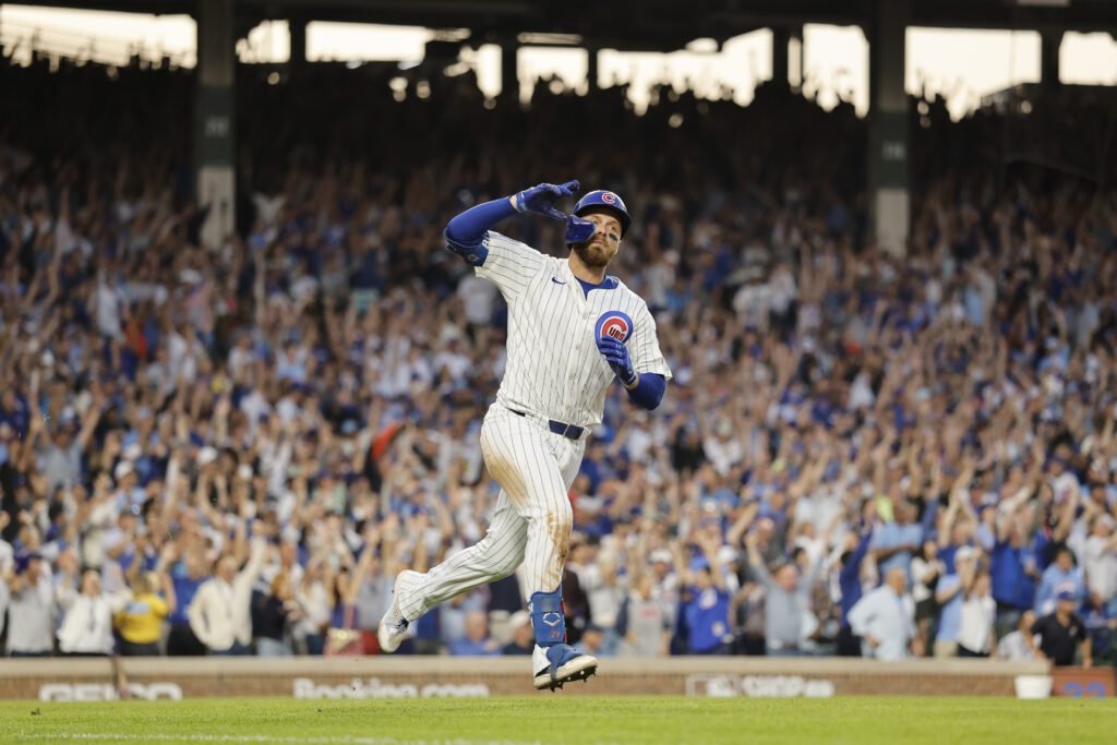Los Cachorros de Chicago avanzan a la Serie Divisional dejando en el camino a los Padres 1 Michael Busch de los Cachorros de Chicago