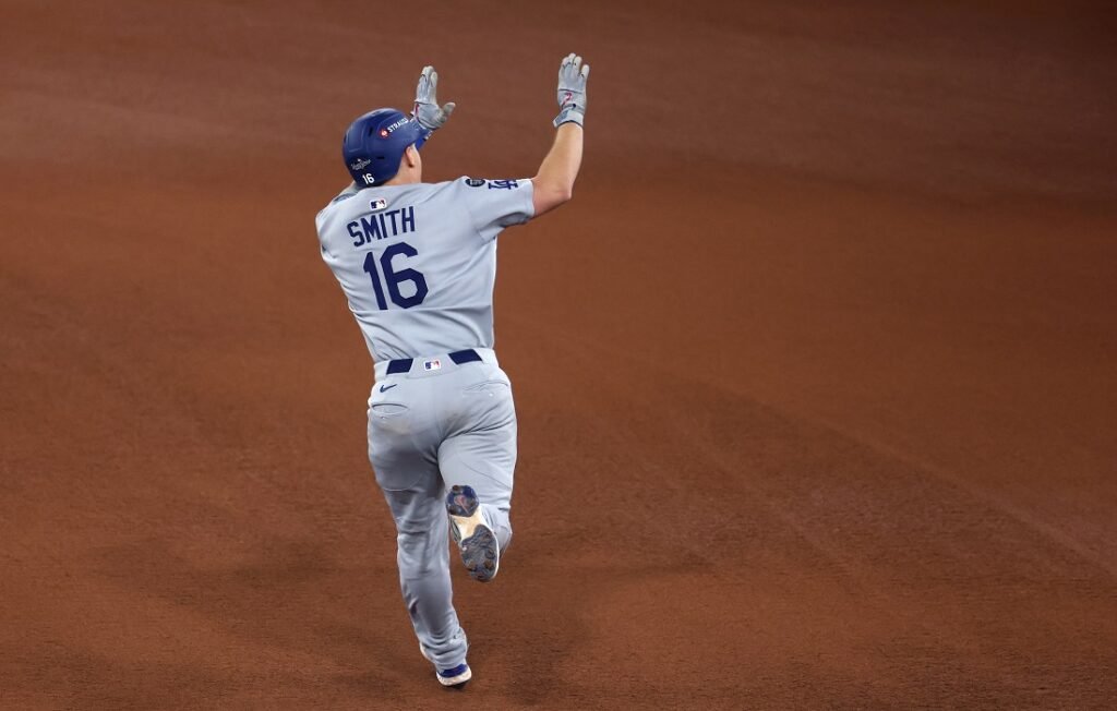 Yamamoto se lució con otro juego completo y Dodgers nivelan la Serie Mundial 1 Yoshinobu Yamamoto