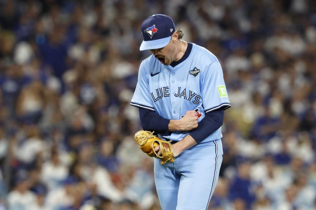 Shane Bieber hace historia en la Serie Mundial tras una temporada complicada 2 Shane Bieber de Azulejos de Toronto