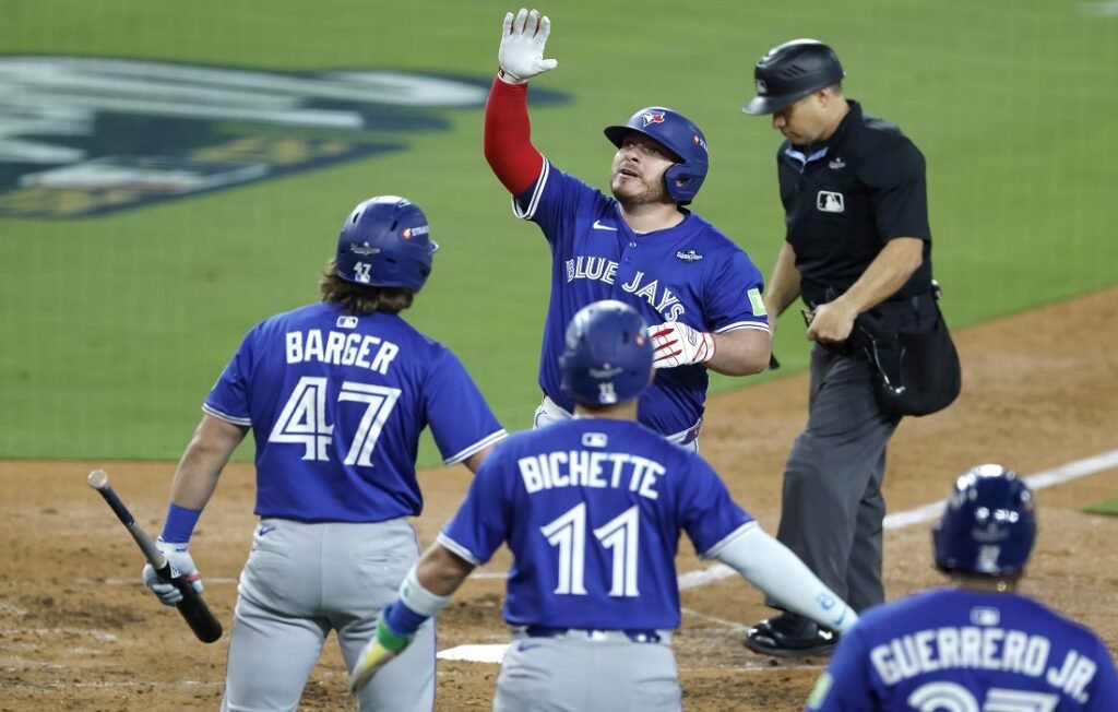 Hazañas que ubican al Juego 3 de la Serie Mundial Dodgers-Azulejos entre los mejores de la historia 2 Juego 3