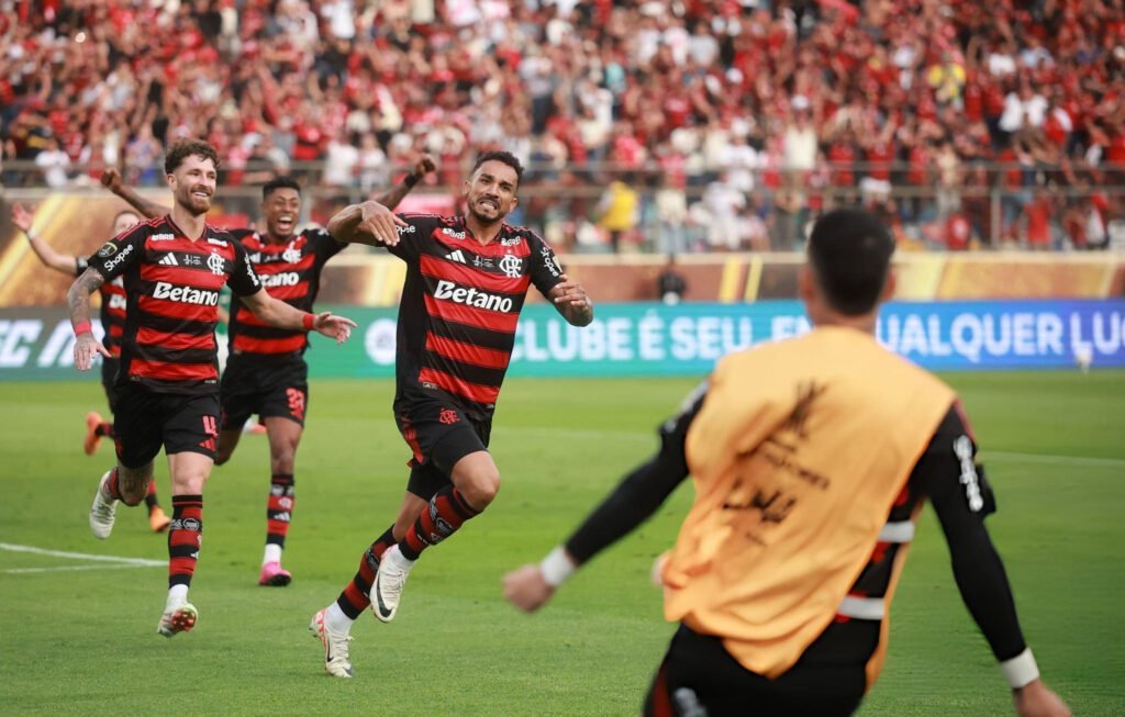 Flamengo, primer tetracampeón brasileño en Libertadores 2 Danilo, el héroe del Flamengo campeón de la Libertadores 2025.