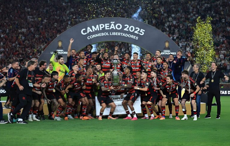 Flamengo alzó su cuarta Libertadores en la historia.