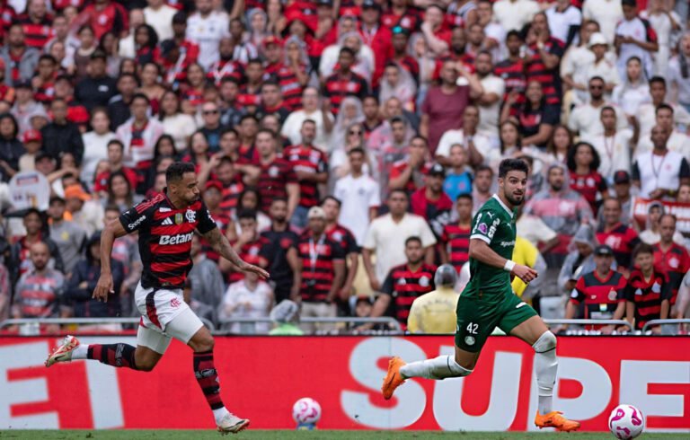 Flamengo y Palmeiras lucharán este sábado para convertirse en el primer tetracampeón brasileño de Libertadores.
