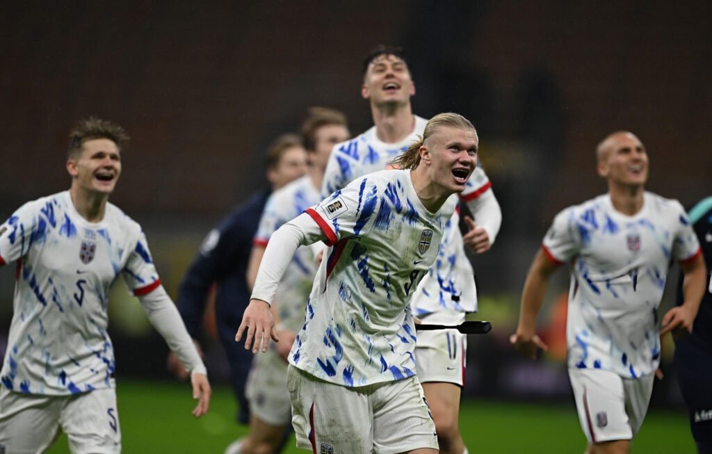 Portugal y Noruega clasifican al Mundial 2026: ya van 32 selecciones 1 Erling Haaland anotó doblete para el pase de Noruega al Mundial 2026.