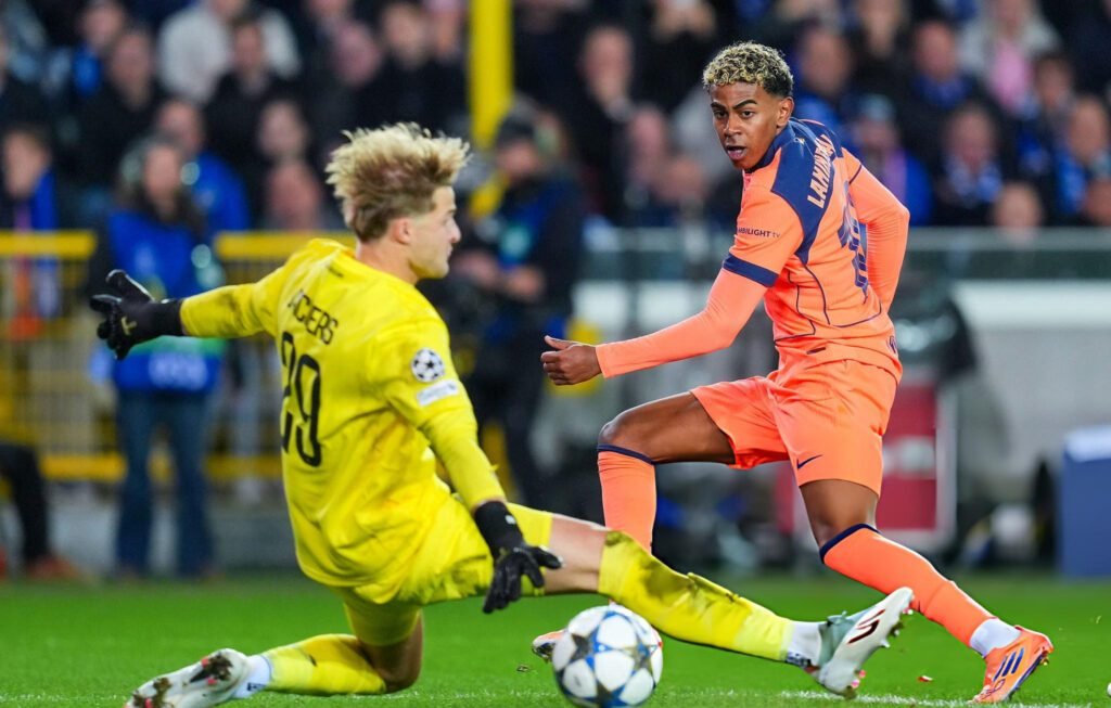 Champions League: Resultados y tabla de posiciones tras la jornada 4 1 Lamine Yamal anotó un golazo en el 3-3 de Barcelona contra Brujas.