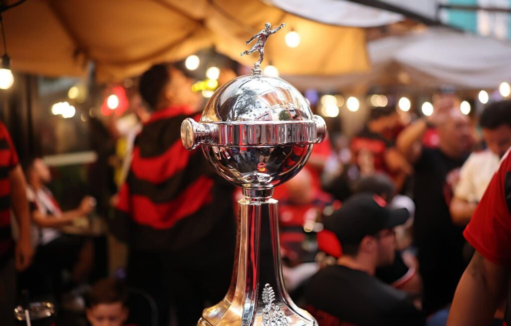 Palmeiras vs Flamengo: nace el primer tetracampeón brasileño de Libertadores 1 Flamengo y Palmeiras lucharán este sábado para convertirse en el primer tetracampeón brasileño de Libertadores.