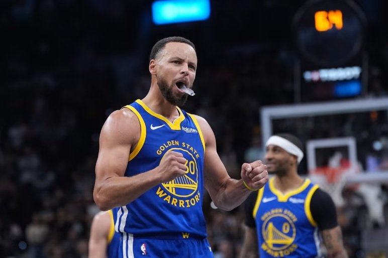 Curry iguala récord de Michael Jordan tras victoria sobre los Spurs 5 Stephen Curry