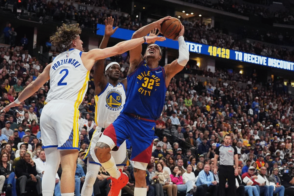 Los Nuggets derrotan por 7ma vez seguida a los Warriors en Denver 1 Los Denver Nuggets se impusieron 129-104 a los Golden State Warriors