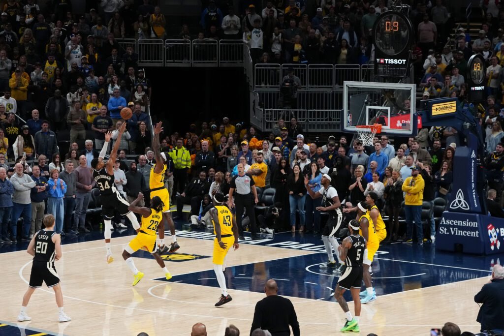 La "venganza" de Giannis vs. Indiana Pacers: ¡Game winner! 2 Giannis