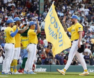 Dylan Cease pretendido por Medias Rojas de Boston