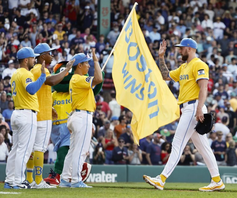 Dylan Cease pretendido por Medias Rojas de Boston