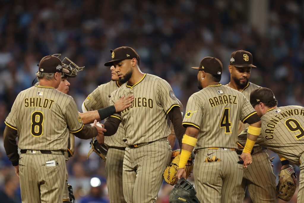 Robert Suárez espera la oferta de contrato más lucrativa de su carrera 1 Robert Suárez