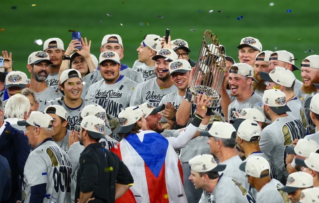 MLB: Miguel Rojas se quedará en Dodgers de Los Ángeles para su último año 3 Miguel Rojas