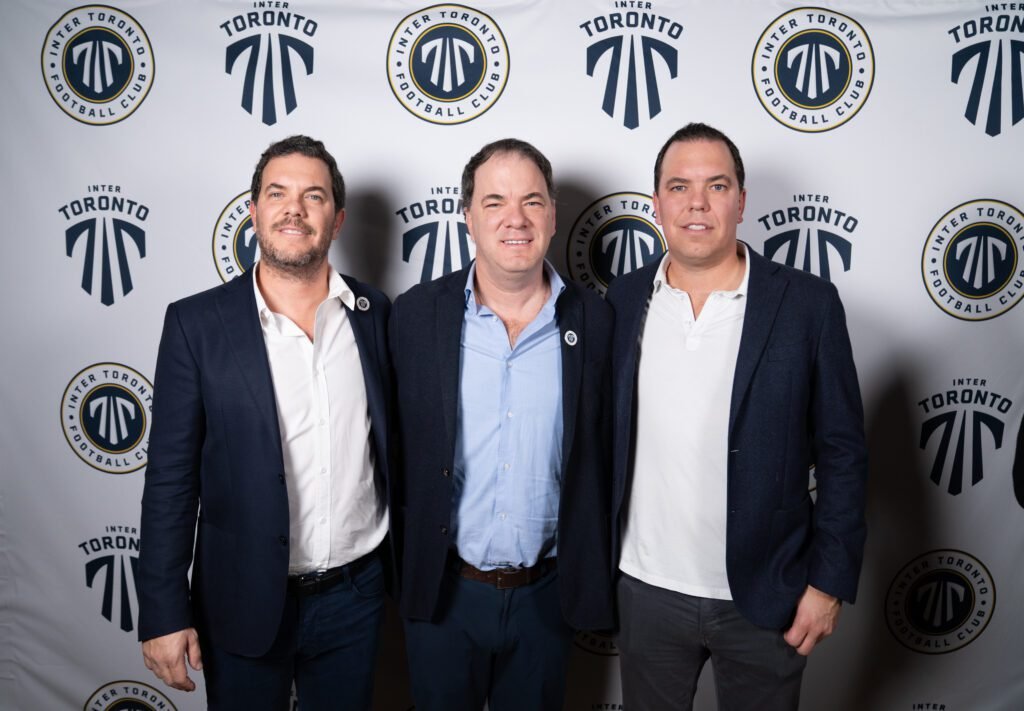 Inter Toronto FC: una nueva identidad que busca conectar con la esencia de la ciudad 1 Toronto, Canadá: Los Hermanos Pascual dueños del Inter Toronto. Crédito: Gabriel Di Sante (HSM Deportes)