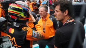 Oscar Piastri y Mark Webber