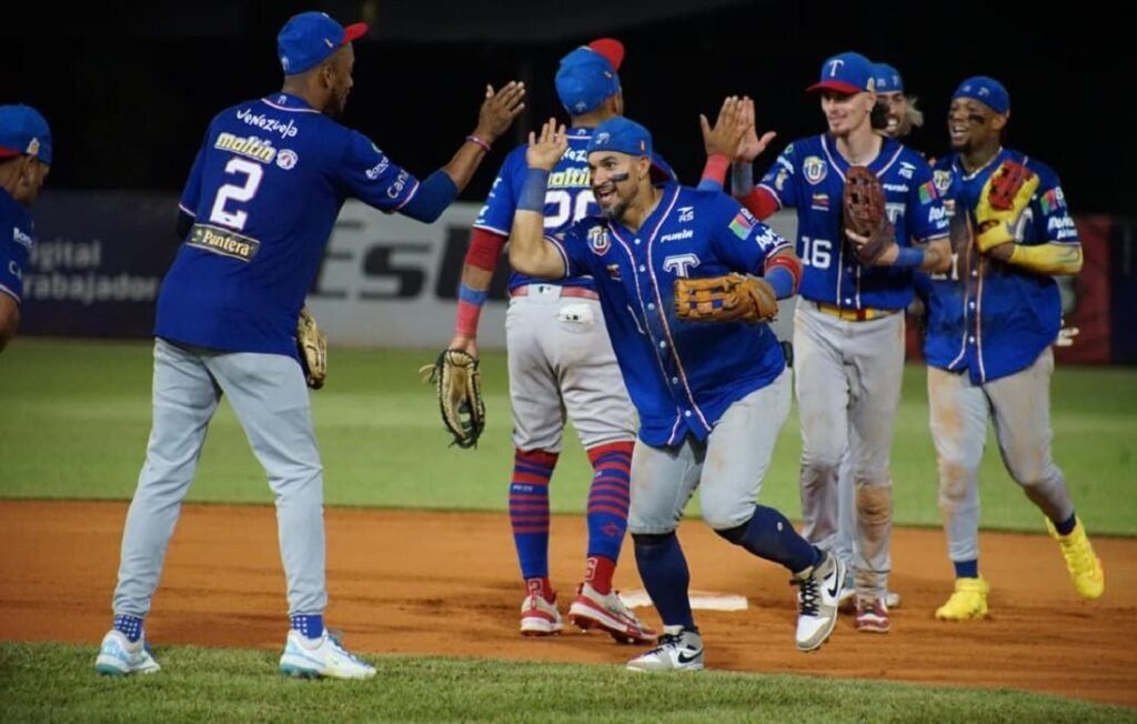 LVBP: Tiburones de La Guaira se mantiene en pelea por la clasificación 1 LVBP
