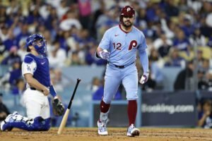 Kyle Schwarber renueva con Phillies