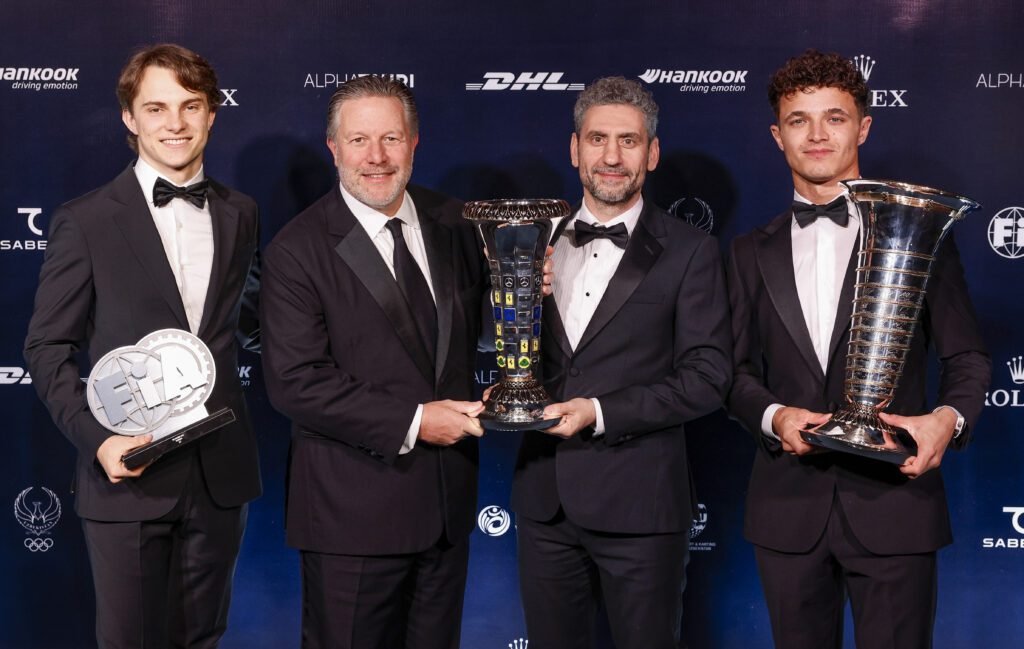 McLaren se niega a perder a Piastri: "Se convertirá en ganador con nosotros" 1 fia awards 2025