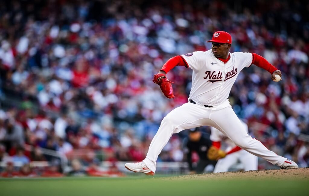 Marineros de Seattle refuerzan su bullpen al adquirir a José Ferrer desde Nacionales 2 Marineros de Seattle