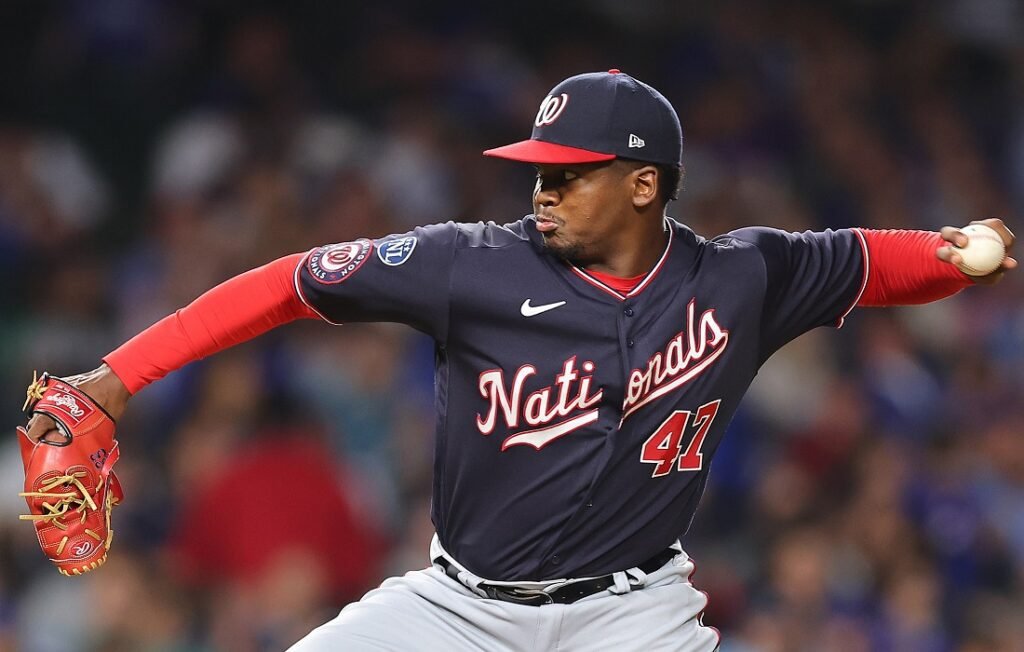 Marineros de Seattle refuerzan su bullpen al adquirir a José Ferrer desde Nacionales 1 Marineros de Seattle