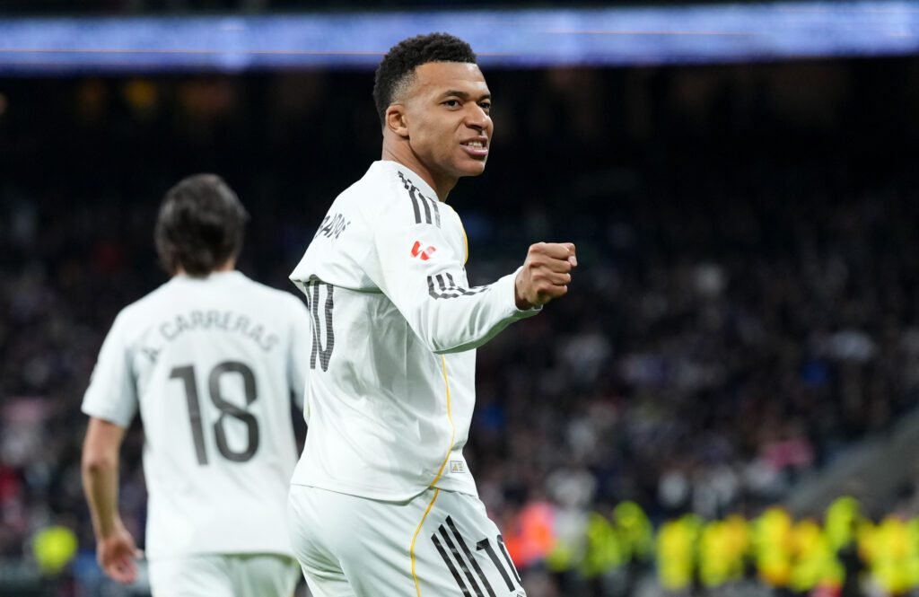 Ni la victoria calma al Bernabéu: pitada al Real Madrid pese a triunfo ante el Levante 1 Real Madrid